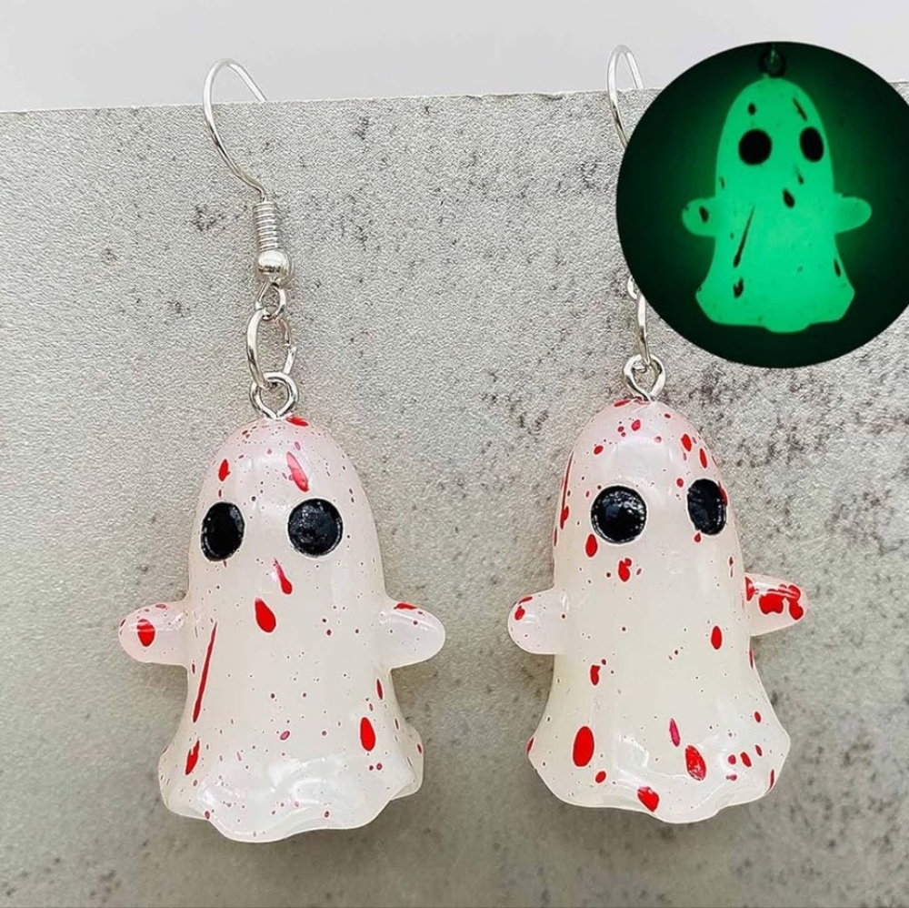 Glow in the dark earrings 👻